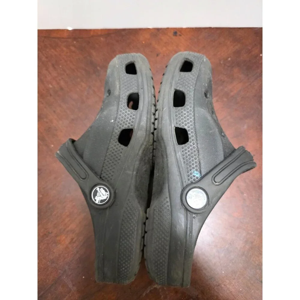 Crocs Kids C13 Classic‎ Black Clogs Adjustable Back Strap & Ventilation Holes
